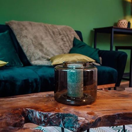 Green & Modern - City - Netflix - Wifi - 2 Person Essen Bagian luar foto